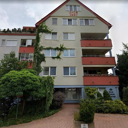 Alure Residences 2 & 24H Self Check-In, Parking In The Garage In The Apartment Building Included, New Building, Terrace, Green Location With A Forest Park With A Lake, Children'S Playground Banská Bystrica Extérieur photo