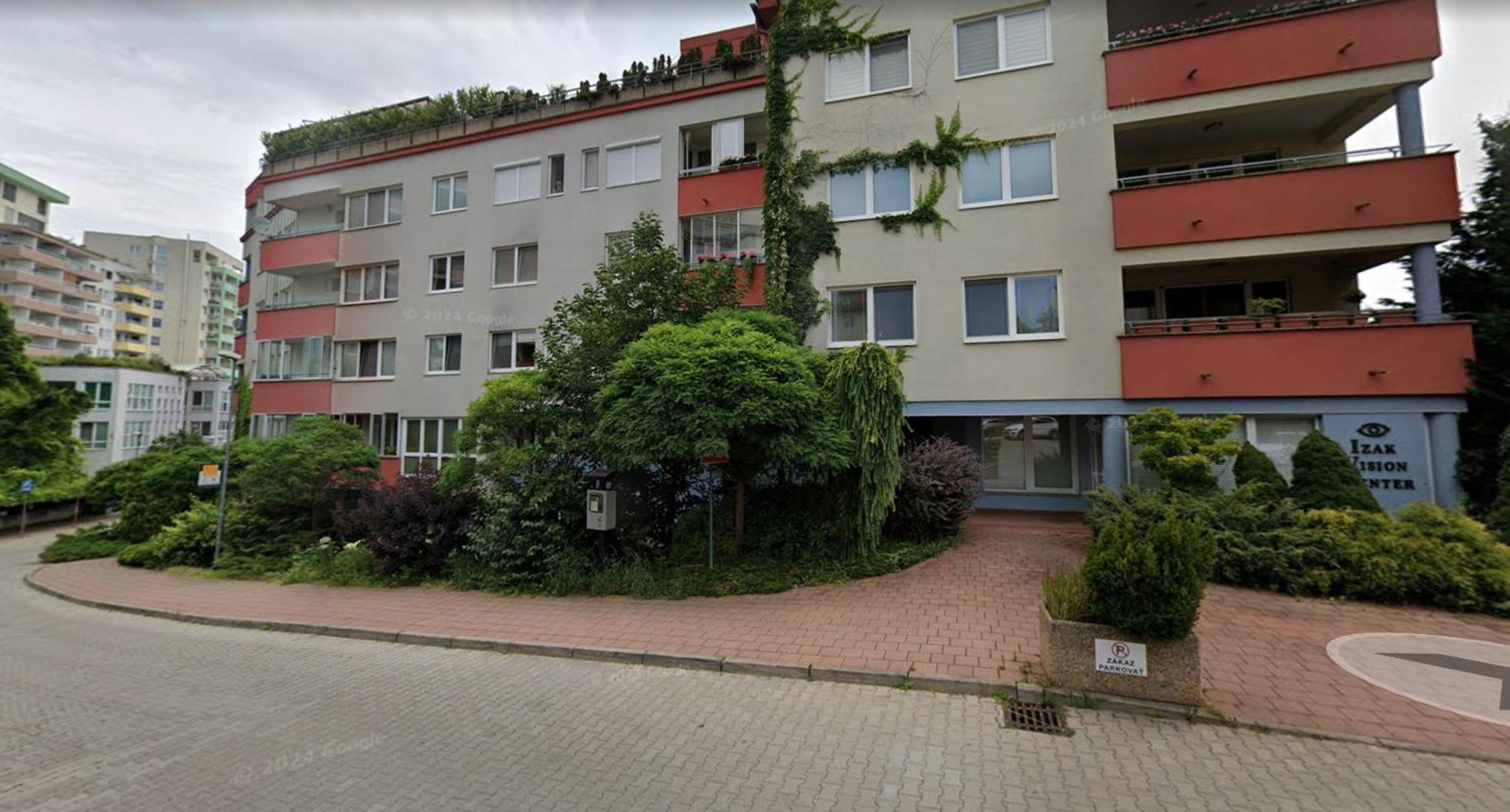 Alure Residences 2 & 24H Self Check-In, Parking In The Garage In The Apartment Building Included, New Building, Terrace, Green Location With A Forest Park With A Lake, Children'S Playground Banská Bystrica Extérieur photo